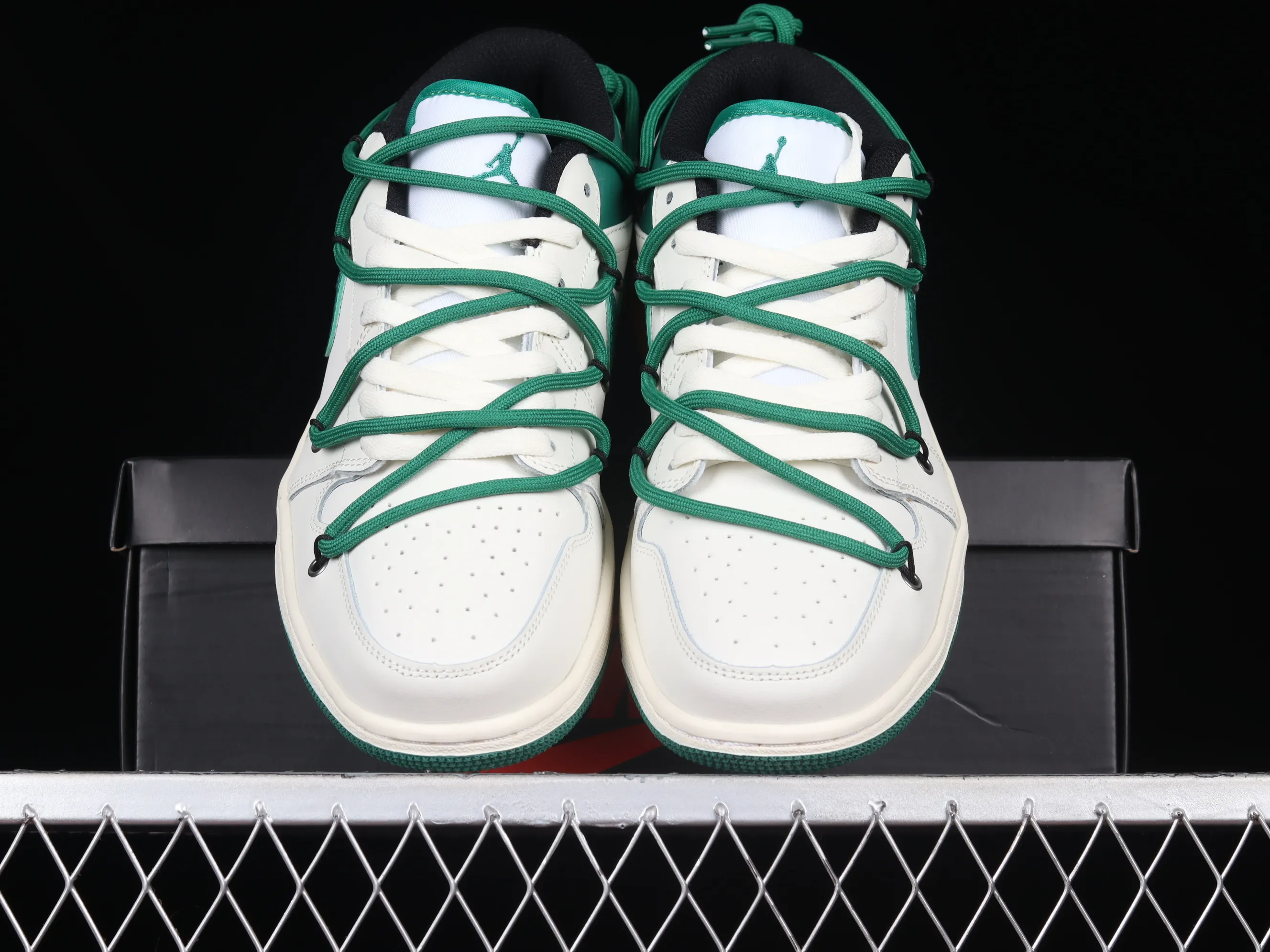 All categories Air Jordan Jordan series basketball shoes Air Jordan 1 Low Air Jordan 1 Low AJ1 Joe 1 customized version Vibe flavor deconstruction sports culture basketball shoes DC0774-850